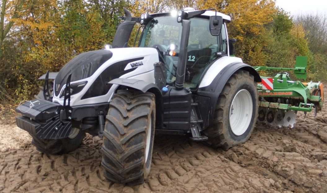 Avis T 234 de la marque Valtra Tracteurs agricoles