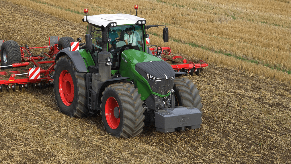 Avis 1038 Vario de la marque Fendt Tracteurs agricoles